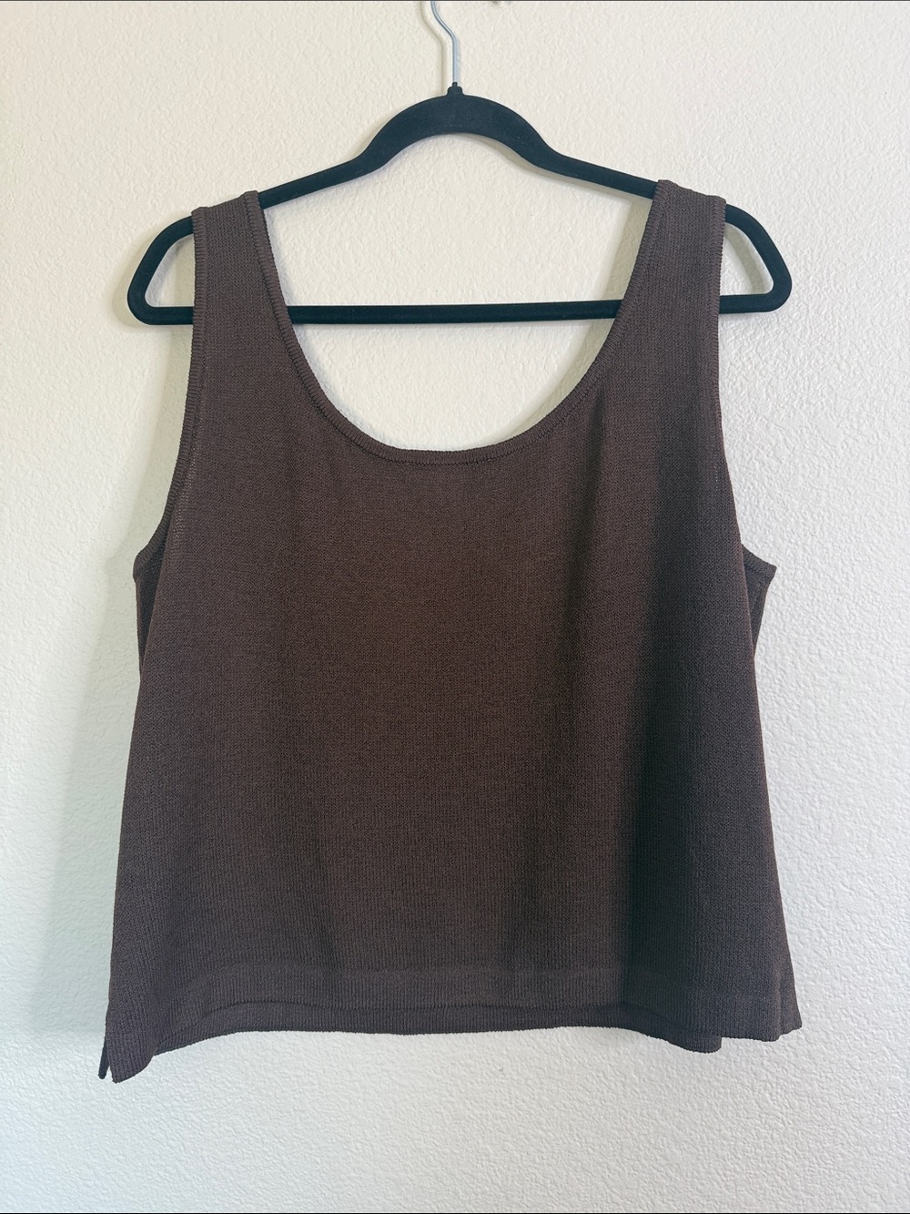 St. John Santana knit scoop neck tank sweater top women’s large brown EUC - Picture 5 of 5